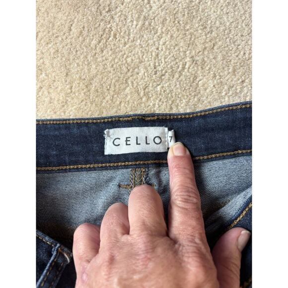 Cello Boyfriend Jeans With Oversized Front Pockets Size 7 - Picture 5 of 7